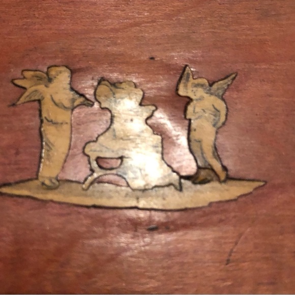 🎄 Small wooden  trinket box, cherub design inlay jewellery - Picture 4 of 4